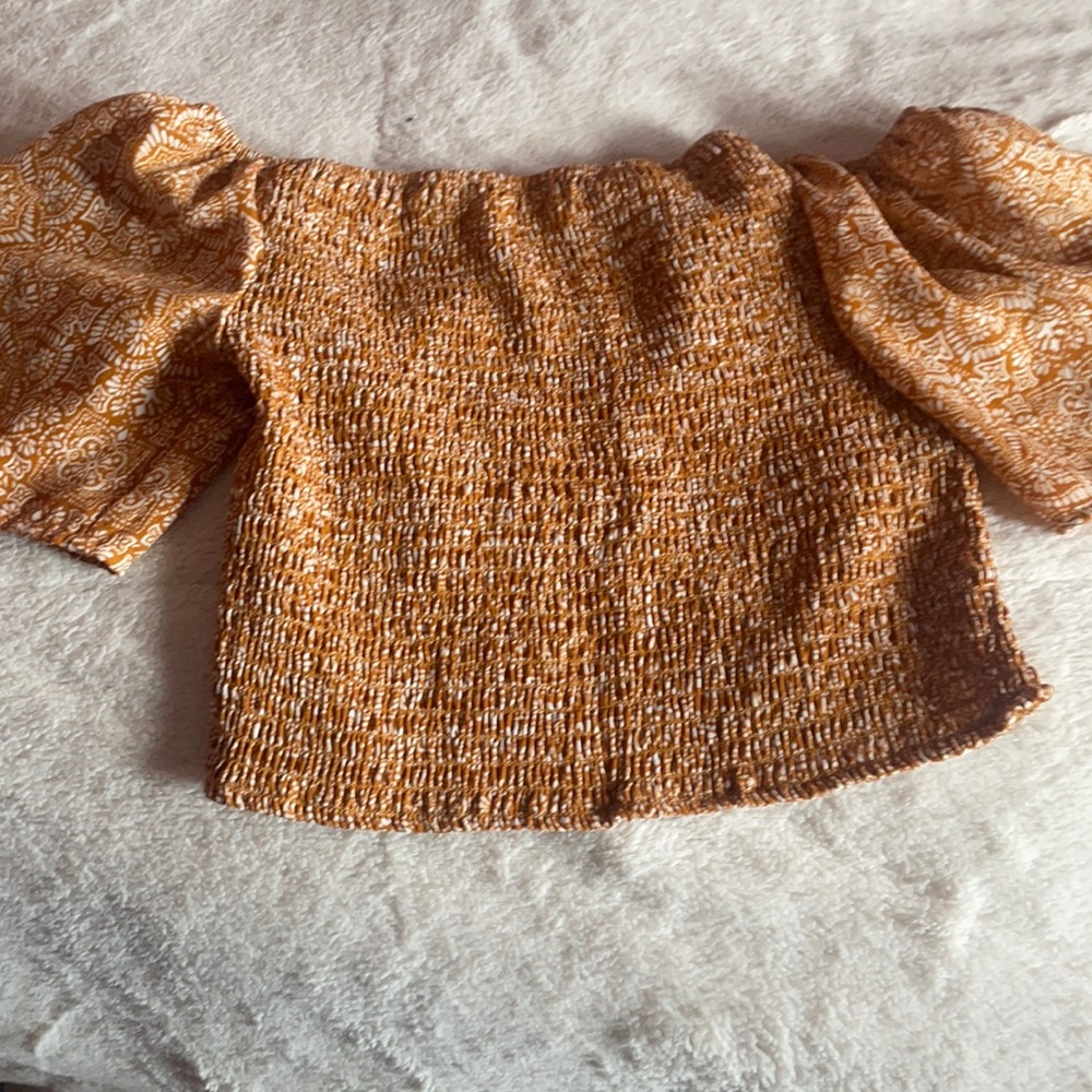 Off the shoulder semi crop top